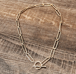 Gold Interlocking Chain Necklace