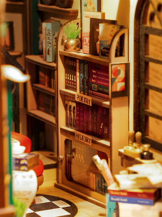 DIY Book Nook Kit: Bookstore