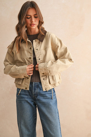 COLLAR CONTRASTED UTILITY JACKET: Beige