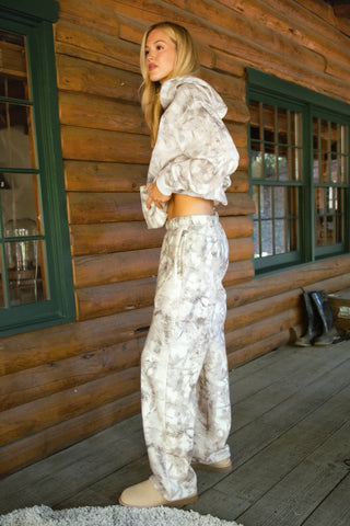 AVERY Light Woodland Camo Lounge Fleece Sweatpants: Light Camo