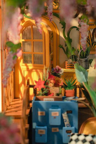 DIY Book Nook Kit: Garden House