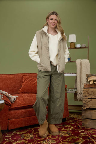 QUILTED ZIP UP FLEECE LINED PUFFER VEST : CEMENT