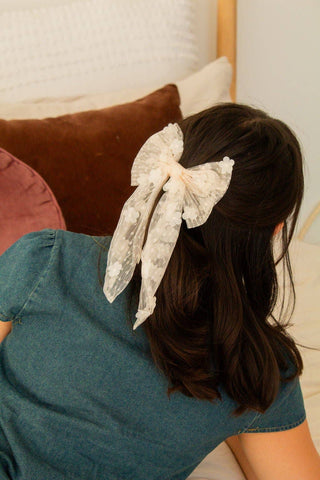 Guinevere Lace Bow