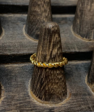 18K Gold Plated Cable Twist Meet Me Ring