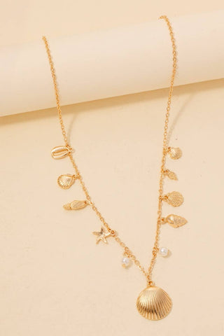 Mixed Sea Shells And Pearl Bead Charms Chain Necklace: Gold