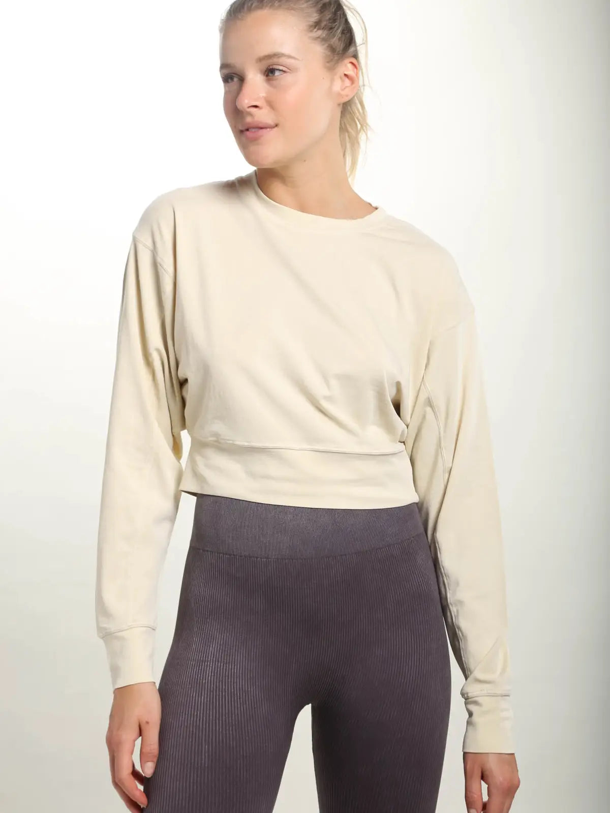 Lightweight Cropped Pullover Long-Sleeve Top