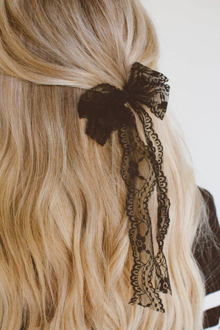 Callie Lace Bow Clip: Cream