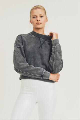 MONOB MINERAL WASH CROPPED PULLOVER